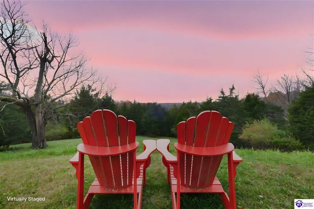 2945 N Greenbrier Rd, Madison, IN 47250