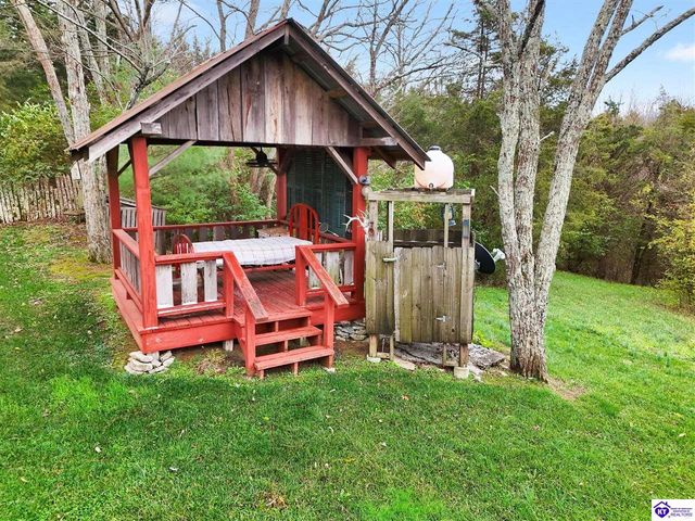 2945 N Greenbrier Rd, Madison, IN 47250