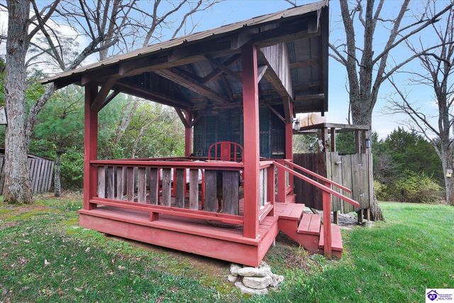 2945 N Greenbrier Rd, Madison, IN 47250