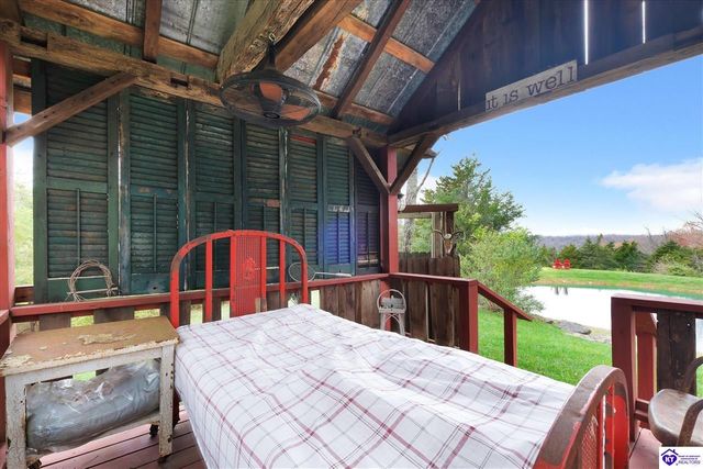 2945 N Greenbrier Rd, Madison, IN 47250