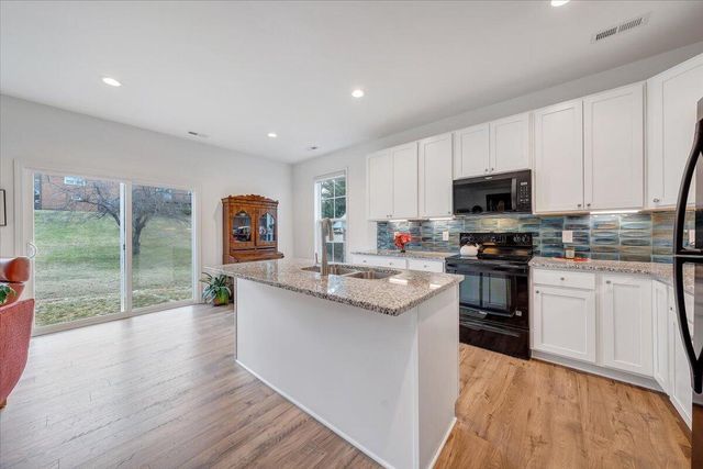 216 Stonecreek WAY, Roanoke, VA 24019