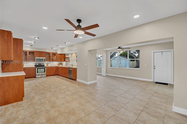 5507 Mckinley St, Hollywood, FL 33021