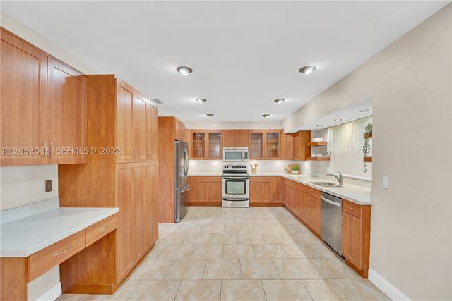 5507 Mckinley St, Hollywood, FL 33021