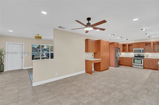5507 Mckinley St, Hollywood, FL 33021