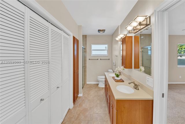 5507 Mckinley St, Hollywood, FL 33021