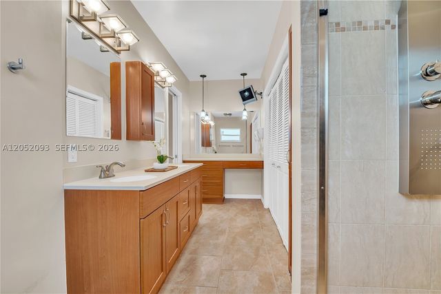 5507 Mckinley St, Hollywood, FL 33021