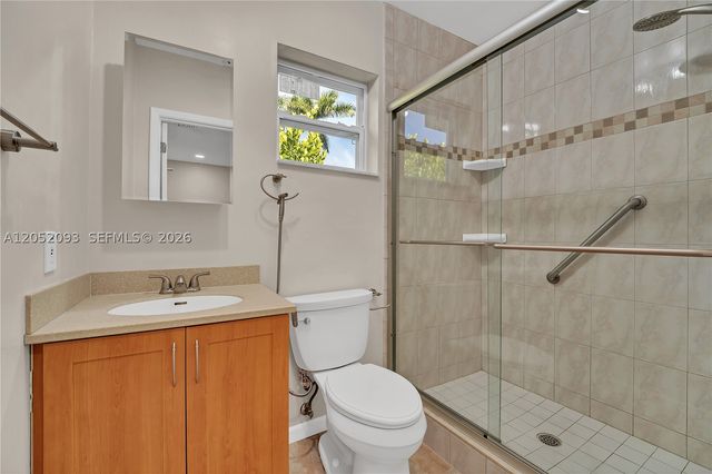5507 Mckinley St, Hollywood, FL 33021