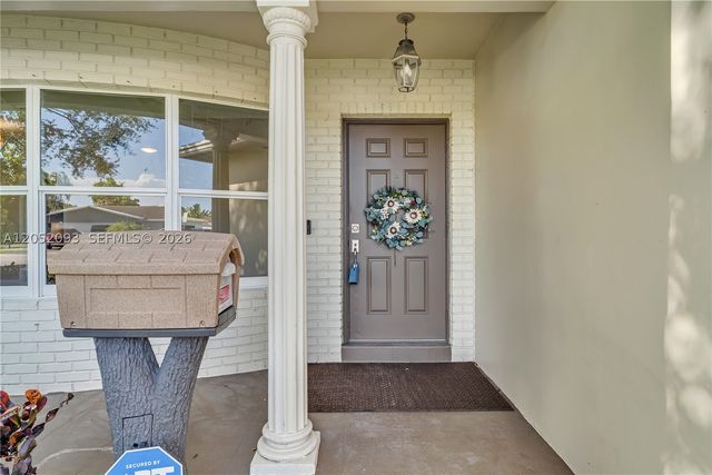 5507 Mckinley St, Hollywood, FL 33021