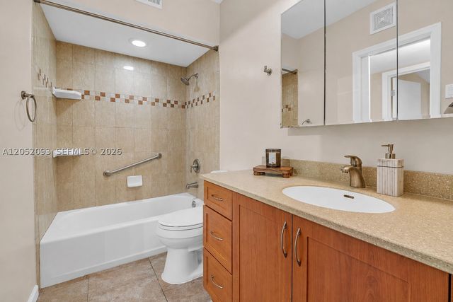 5507 Mckinley St, Hollywood, FL 33021
