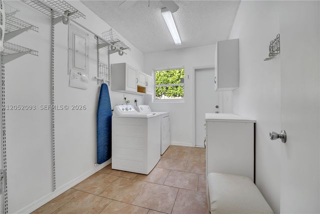 5507 Mckinley St, Hollywood, FL 33021