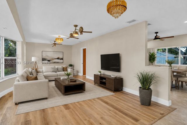 5507 Mckinley St, Hollywood, FL 33021