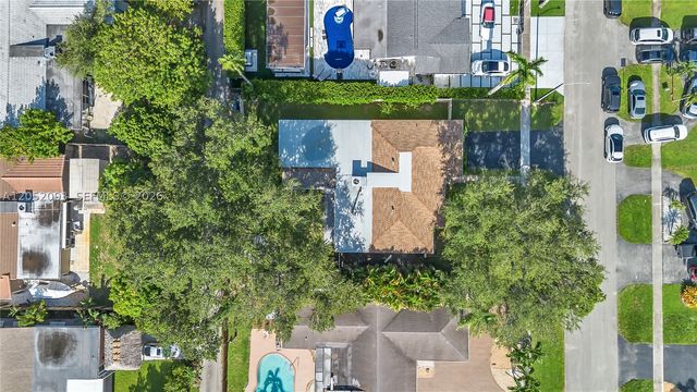 5507 Mckinley St, Hollywood, FL 33021