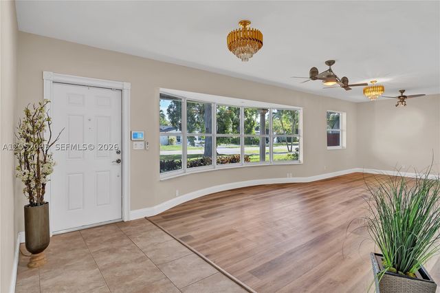 5507 Mckinley St, Hollywood, FL 33021