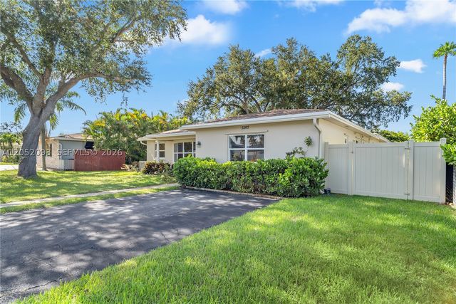 5507 Mckinley St, Hollywood, FL 33021