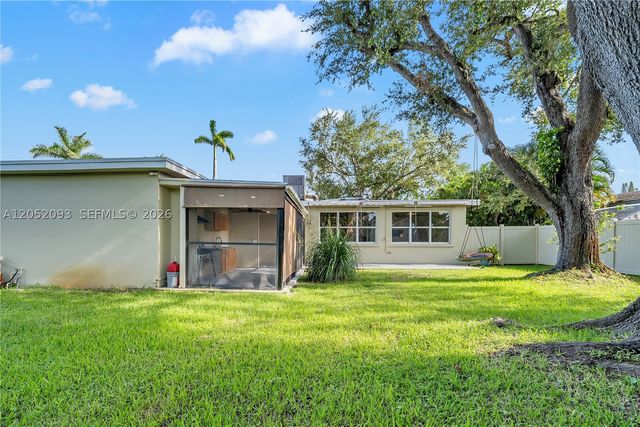 5507 Mckinley St, Hollywood, FL 33021