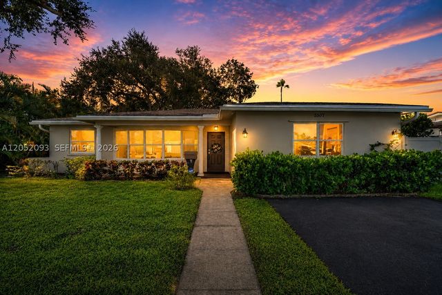 5507 Mckinley St, Hollywood, FL 33021
