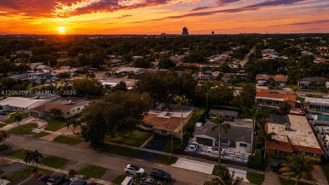 5507 Mckinley St, Hollywood, FL 33021