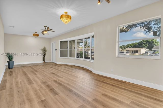 5507 Mckinley St, Hollywood, FL 33021