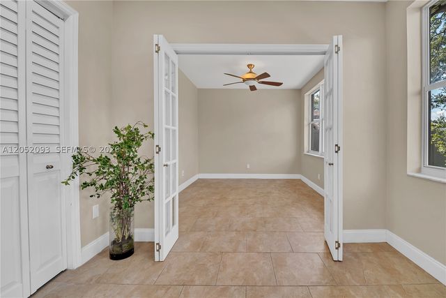 5507 Mckinley St, Hollywood, FL 33021