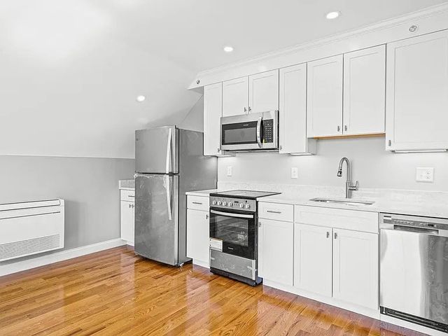 27 W Water Street 3, Wakefield, MA 01880