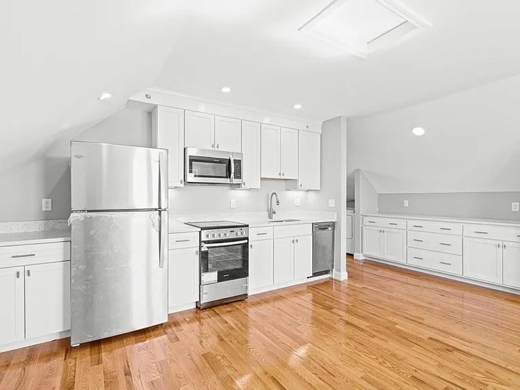 27 W Water Street 3, Wakefield, MA 01880