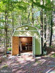 183 PONTIAC PATH, Pocono Lake, PA 18347
