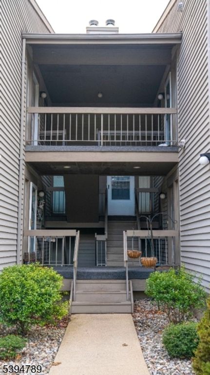 22 Sam Bonnell Dr 22, Union Twp., NJ 08809