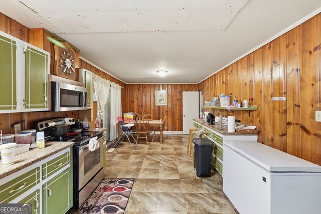 327 Poplar Street, Toccoa, GA 30577
