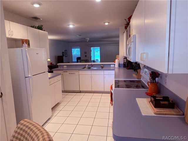 6157 W Cannondale Drive, Crystal River, FL 34429
