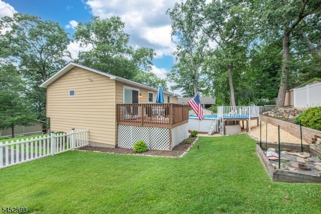 115 New York Ave, Jefferson Twp., NJ 07849