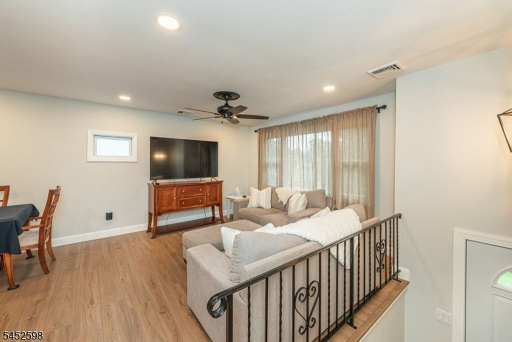 115 New York Ave, Jefferson Twp., NJ 07849 — photo 3
