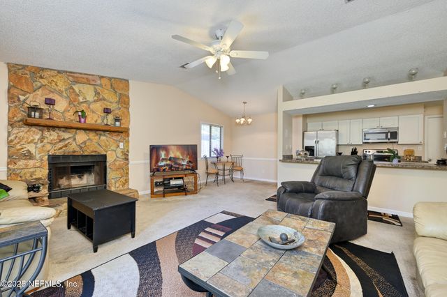 3186 BEE Street E, Orange Park, FL 32065