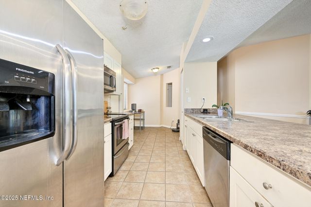 3186 BEE Street E, Orange Park, FL 32065