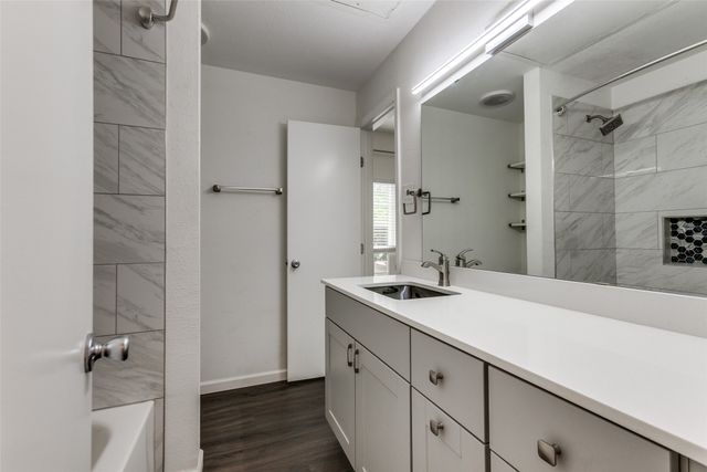 8601 Park Lane 111, Dallas, TX 75231