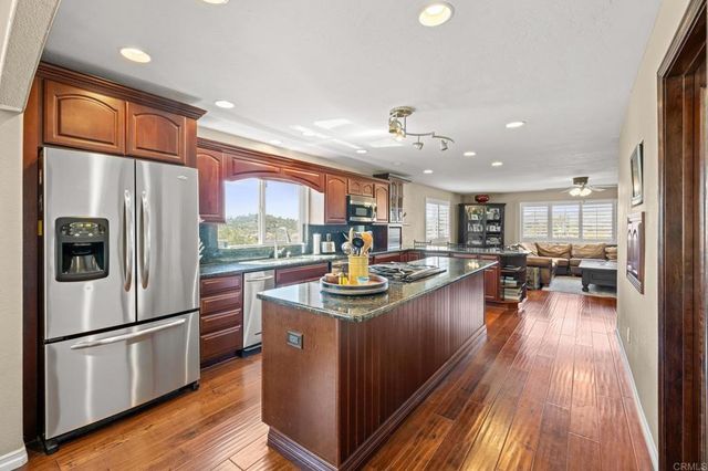 1168 Avocado Ave, Escondido, CA 92026