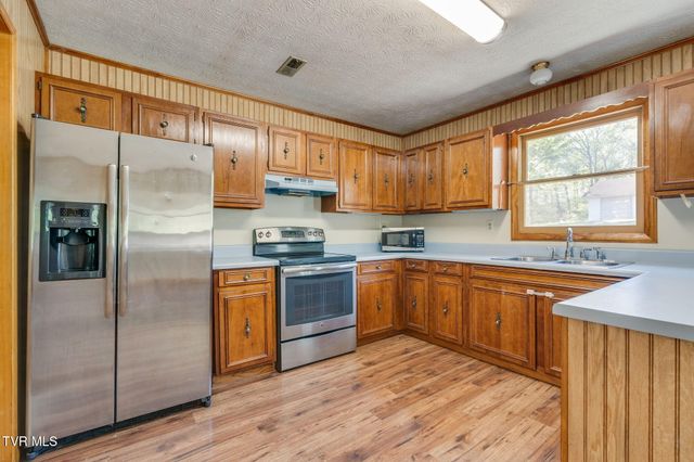 1117 Gray Sta-Sul Springs, Jonesborough, TN 37659