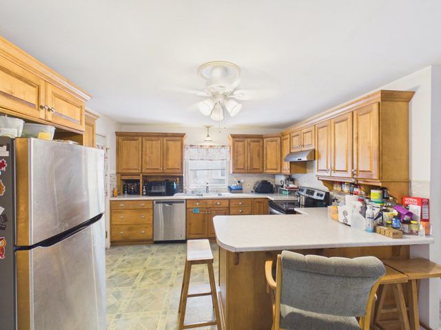 852 Clay Street, Manchester, NH 03103