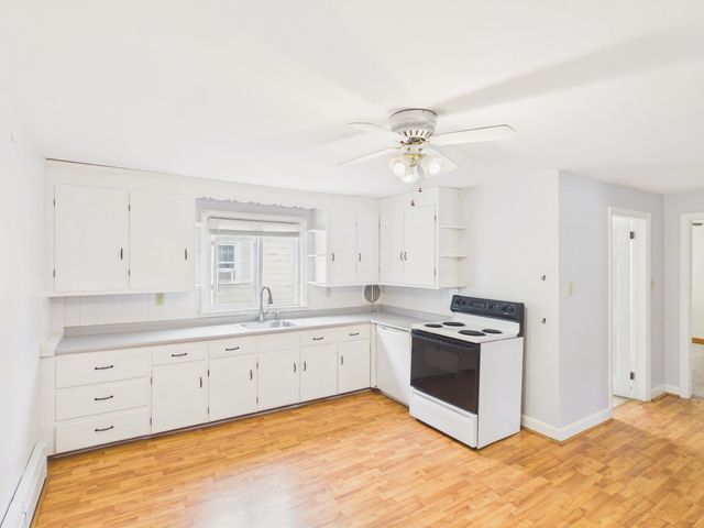 852 Clay Street, Manchester, NH 03103