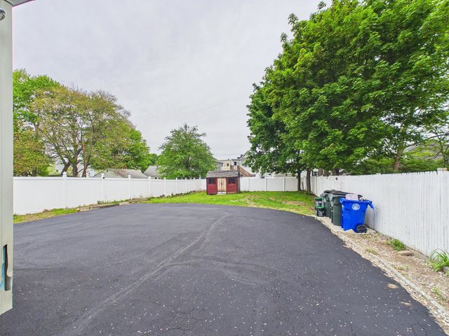 852 Clay Street, Manchester, NH 03103