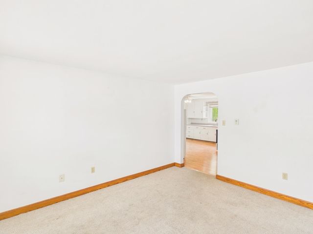 852 Clay Street, Manchester, NH 03103