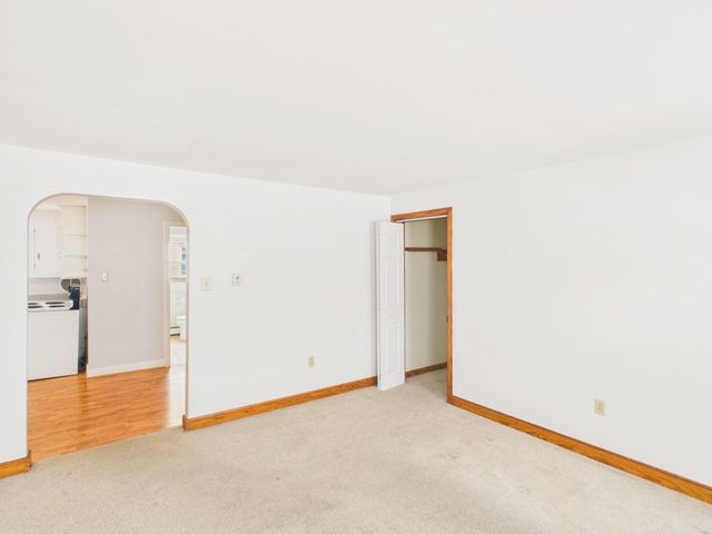 852 Clay Street, Manchester, NH 03103