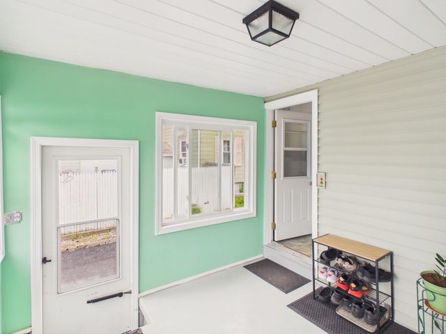 852 Clay Street, Manchester, NH 03103