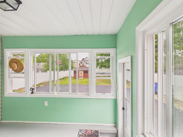 852 Clay Street, Manchester, NH 03103
