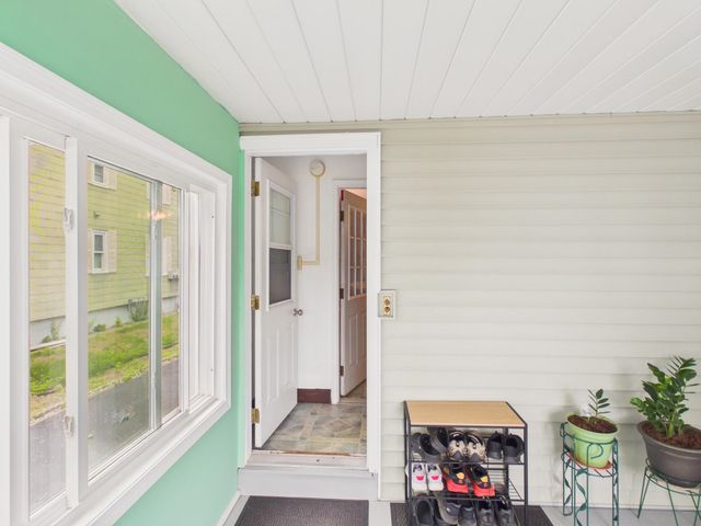 852 Clay Street, Manchester, NH 03103