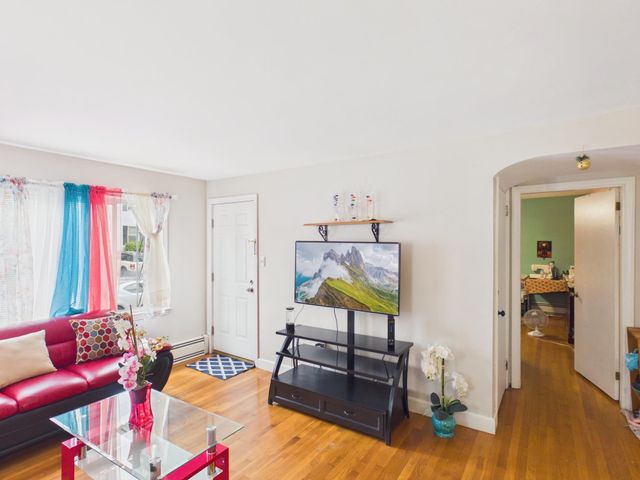 852 Clay Street, Manchester, NH 03103