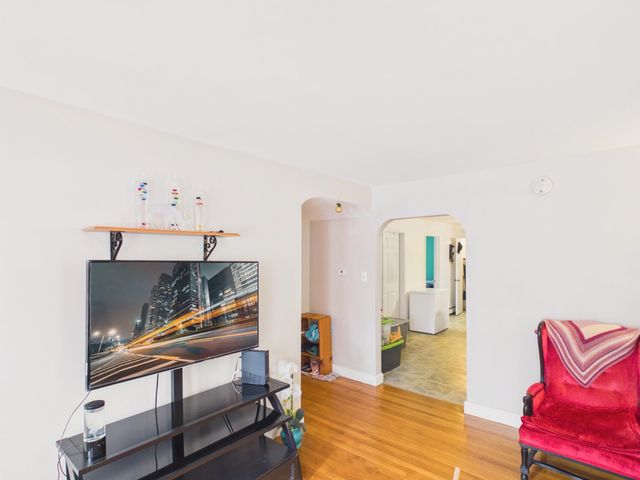 852 Clay Street, Manchester, NH 03103