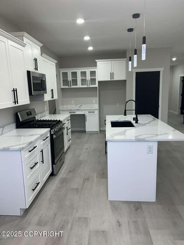 2475 W Sunlight Lane, Wasilla, AK 99654