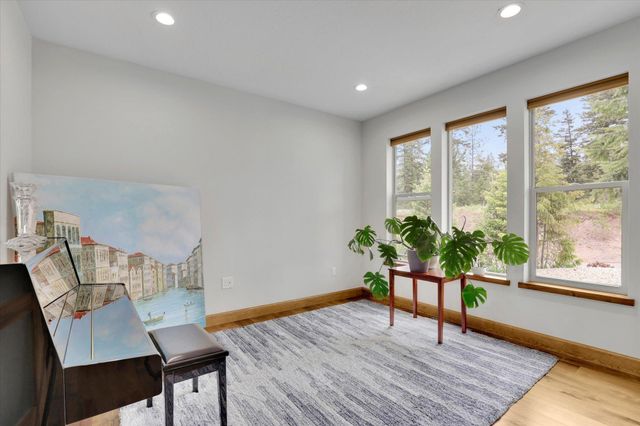 39980 Lake Summit Dr, Loon Lake, WA 99148