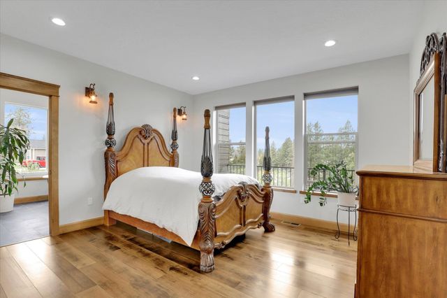 39980 Lake Summit Dr, Loon Lake, WA 99148