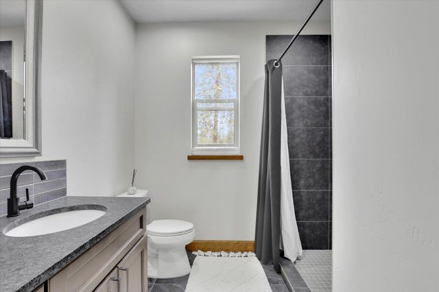 39980 Lake Summit Dr, Loon Lake, WA 99148